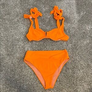 BRAND NEW BEACH RIOT BIKINI